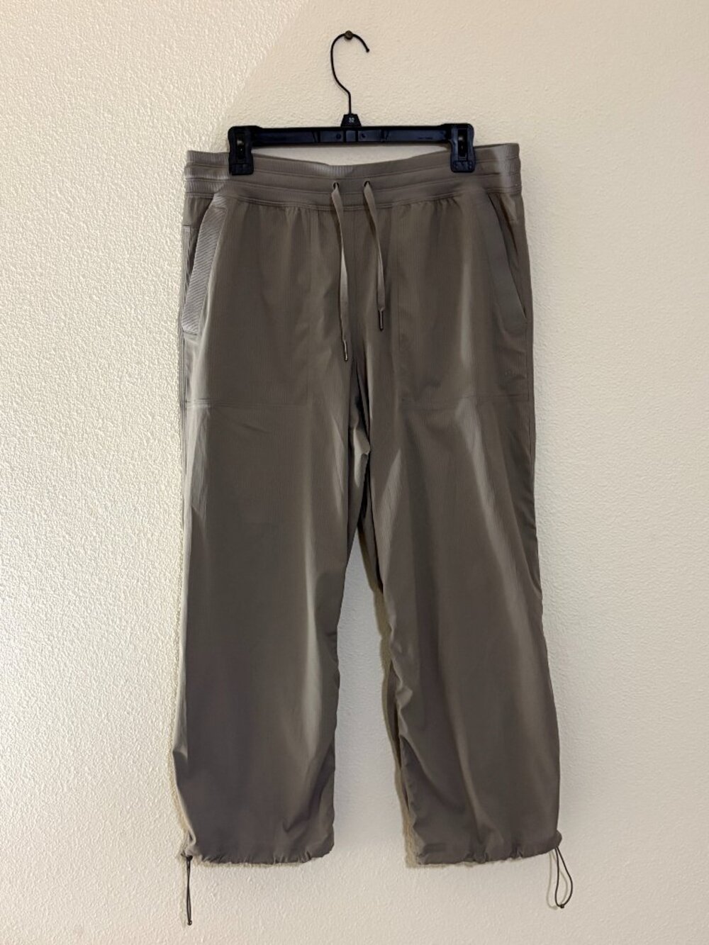 Dance Studio Relaxed-Fit Mid-Rise Cropped Pant (NEW - no tags)
